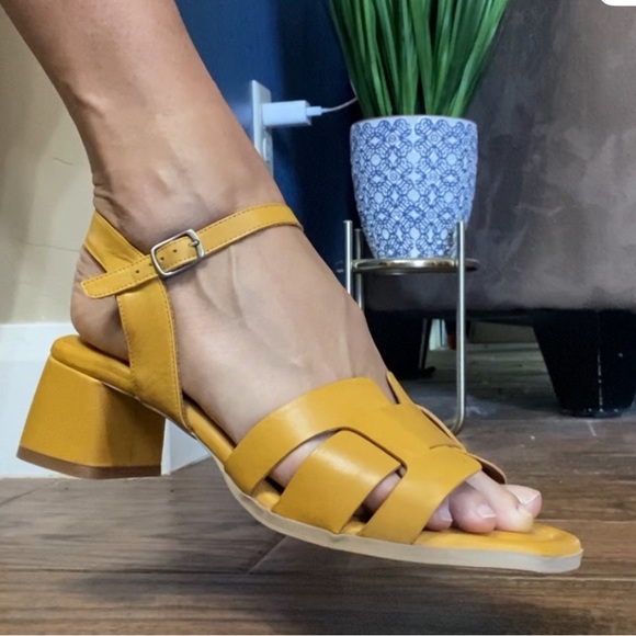 Miz Mooz Black Leather Oakley Sandals - Picture 14 of 15